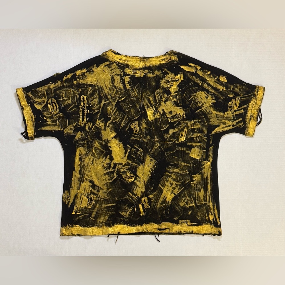 Distressed Hand-Painted Crown Smiley Graphic Tee - Picture 5 of 8
